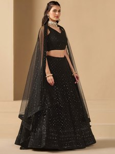Cautivador Lehenga Choli Negro de Georgette con Bordado de Lentejuelas Resham, Estilo Bollywood, Largo hasta el Suelo para Ocasiones Elegantes de Fiesta - Product Image 2