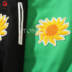 Veste d'université vintage personnalisable pour l'hiver, veste Letterman à manches longues brodée à la mode, matériel d'automne/d'hiver - Product Image 5