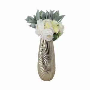Florero de Metal dorado, diseño Floral decorativo para decoración de mesa de oficina en casa, decoración Impex - Product Image 1