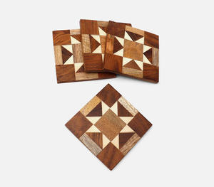 Sous-verre carré en bois artisanal, motif géométrique étoile, incrustation de différentes teintes de bois, protection décorative pour table, tendance - Product Image 2