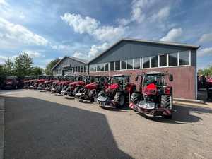 Tractores agrícolas usados Mas-sey Fergu-son Xtra Mf1004 100hp 4x4wd con equipo pequeño compacto - Product Image 6