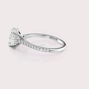 แหวนหมั้นเพชรทรงรีเพาะเลี้ยงในห้องปฏิบัติการ ได้รับการรับรองจาก IGI พร้อมวงแหวนเพชรแบบ Pave และวงแหวนแบบ Hidden Halo ทำจากทองคำ 9K สีโรส/ไวท์ และสีเหลือง - Product Image 4