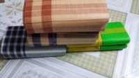 Nuevo Sarong Lungi de Algodón para Exportación, Unisex para Adultos, Prenda Tradicional con Diseño Personalizado, Patrón de Tejido de Colores, Cosido en Bangladesh