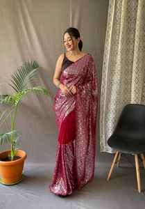 Collection Sari pour femmes de créateur pakistanais indien Travail de séquence élégant pour les mariages Fêtes Festivals Vente en gros Surat India - Product Image 6