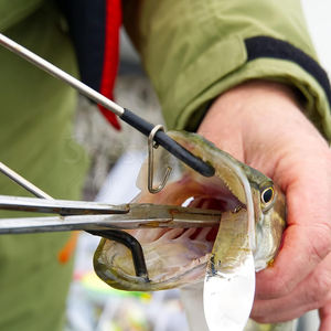 คีมหนีบห้ามเลือดแบบโค้งมีที่หนีบเหล็กสเตนเลสขนาด8นิ้วเครื่องมือผ่าตัดสำหรับใช้ในคลินิก - Product Image 3