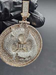 Colgante de plata de ley 925 con diamantes de moissanita VVS de diseño personalizado Iced Out para uso diario, unisex. - Product Image 4