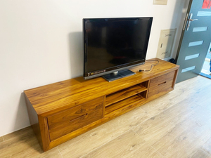 Magnifique meuble TV classique en teck avec 4 tiroirs pour le salon - Product Image 5