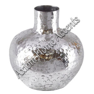 Axiom Home Accents Vase de sol en métal doré contemporain Design moderne et élégant avec glaçure transparente en aluminium pour la décoration intérieure - Product Image 2