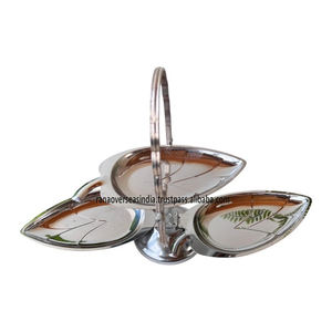 ถาดใบไม้โลหะสำหรับตกแต่งแบบพับได้มีสไตล์ & ใช้งานได้จริงเซิร์ฟเวอร์ทรงใบไม้สำหรับวางแสดงบนโต๊ะอาหารและโต๊ะในราคาที่สมเหตุสมผล - Product Image 1