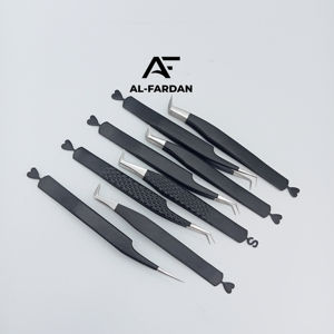 Pincettes à sourcils en acier inoxydable noir mat Nouveau design Embouts en fibre à volume élevé Pointe pointue Signe dollar en forme de cœur - Product Image 1