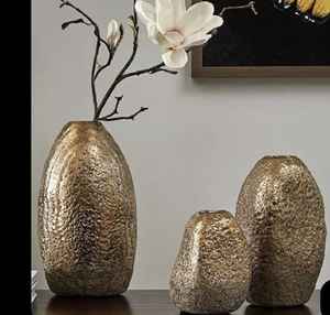 Jarrón de Aleación de Aluminio Premium Plateado - Moderno Contenedor de Flores Ovalado de Metal Texturizado Hecho a Mano, Maceta de Aluminio al por Mayor - Product Image 4