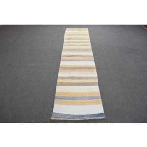 Alfombra Turca Kilim, Alfombra Vintage de 1.9x8.5 pies, Alfombra de Lana Blanca Abstracta - Product Image 1