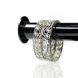 Brazaletes Elegantes y Modernos de Plata Chapada en Perla para Mujer, Joyería de Calidad de Exportación para Bodas y Fiestas a Precio de Mayoreo - Product Image 3