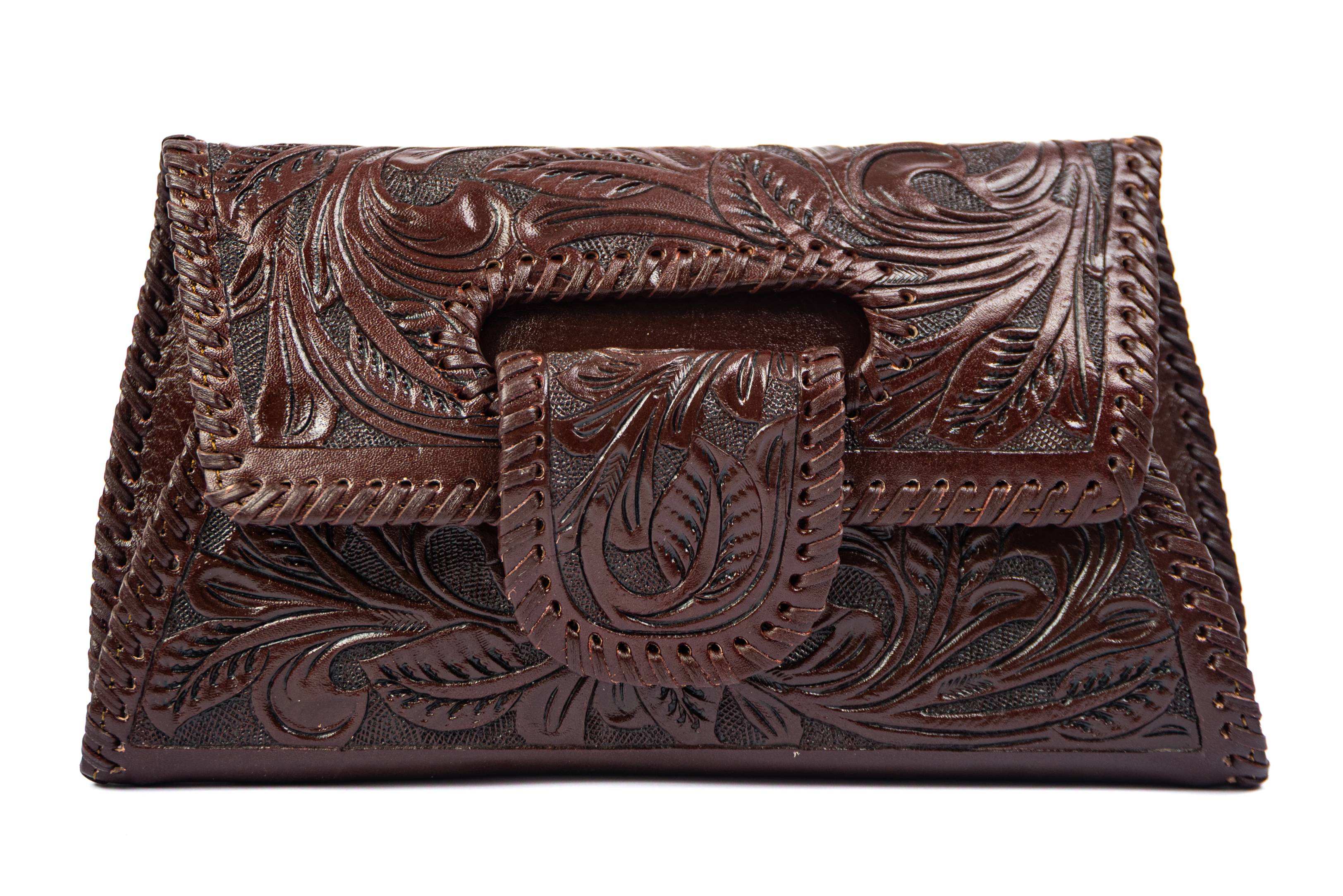 สีน้ำตาล