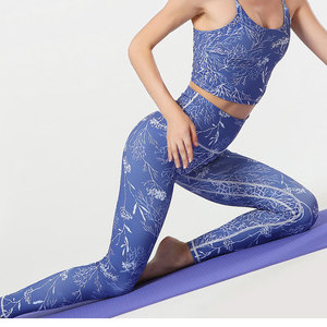 Meilleure vente Leggings sans couture grande taille pour femmes Vêtements de sport de fitness de style décontracté avec logo de sublimation à la taille motif solide - Product Image 3