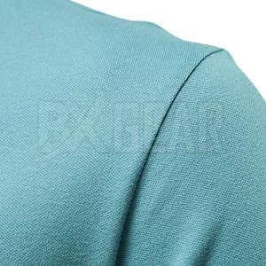 Camiseta Polo ligera para hombre Diseño cómodo y material suave Adecuado para uso durante todo el día - Product Image 3