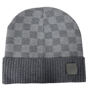 Gorro de lana a la moda de invierno de alta calidad, gorro de punto con diseño de Letras a cuadros, gorro cálido Unisex para exteriores, jacquard de alta calidad - Product Image 1