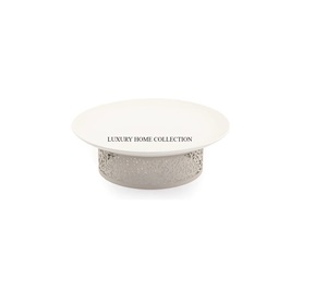 Durable iron serving <b>tray</b> with high quality construction and easy maintenance great for casual gatherings and outdoor parties - Product Image 1