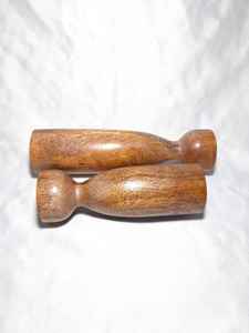 Ensemble de bougeoirs en bois de conception scandinave moderne fabriqués à la main pour la décoration intérieure centre de table pour Noël - Product Image 3