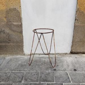Soporte decorativo de maceta de metal con pátina vintage con acabado recubierto de polvo negro forma y tamaño personalizados para obtener a precio de venta - Product Image 6