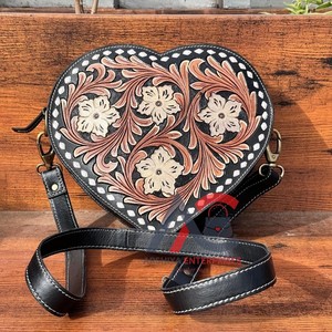 กระเป๋าถือผู้หญิงแบบมีสไตล์ตะวันตกกระเป๋าถือมีสไตล์สไตล์สลักลายหัวใจกระเป๋าสะพายข้างแบบแฟชั่น - Product Image 1