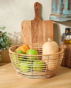 Cuenco para servir de ratán hecho a mano rústico diseñado para servir pan o exhibición de fruta fresca en entornos de cocina rústicos - Product Image 1