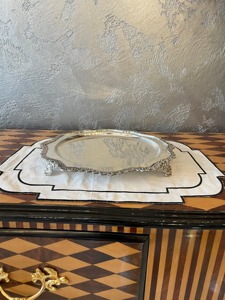 Support à gâteau de haute qualité en argent finition designer, idéal pour les occasions spéciales, les événements festifs, les cadeaux et l'usage familial, en provenance d'Inde - Product Image 2
