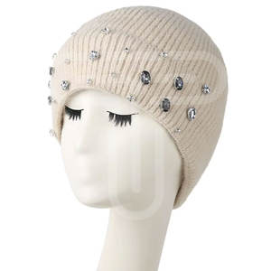 หมวกบีนนี่แฟชั่นประดับเพชรเทียม หมวกบีนนี่อุ่นๆ ผลิตแบบ OEM คุณภาพดีที่สุด หมวกบีนนี่ปักลายโลโก้ตามสั่ง สำหรับทุกเพศ - Product Image 4