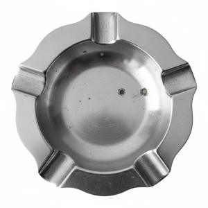 Cendrier vintage en acier inoxydable, porte-cendres pour cigarettes et cigares, cendrier rond en métal pour table, avec 4 fentes, décoration pour la maison et le bureau - Product Image 1