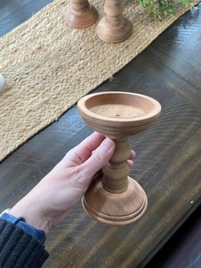 Candelabro de Madera Maciza Elegante de la Mejor Calidad para Centros de Mesa de Comedor, Decoraciones Navideñas y Regalos Disponibles para la Venta - Product Image 4