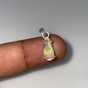 925 argent éthiopien naturel opale brute pierre précieuse pendentif Multi feu fait à la main cadeau chrétien pour ses enfants de Style Vintage - Product Image 3