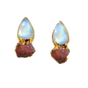 Rubi e Moonstone Natural Tiny Gemstone Stud Earring Banhado a ouro July Birthstone Moda Stud Earring Fornecedor por atacado