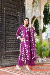 Vêtements ethniques indiens à la mode Ensemble Kurta imprimé élégant pour femmes Kurta en coton prêt à l'emploi pour une tenue décontractée aux prix de gros - Product Image 5