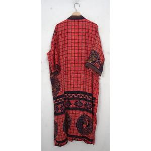 Kimono de seda Floral de retazos indios, batas de verano recicladas Sari para mujer, ropa de dormir de estilo diario para el hogar, fiesta de Navidad cualquiera - Product Image 3