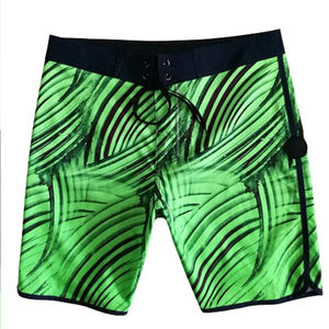 Shorts de course confortables pour hommes de haute qualité fabriqués au Pakistan couleur unie avec décoration de motif de style fitness décontracté - Product Image 1