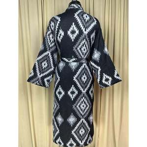 Cárdigan de Invierno para Mujer, Mezcla de Lana de Yak, Diseño Romántico con Estampado de Diamantes Negros, Estilo Kimono, con Bolsillos, Tejido ODM, para Estar en Casa - Product Image 3