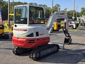 รถขุดขนาดเล็ก Takeuchi TB235-2 กำลัง 24.4 แรงม้า เครื่องยนต์ดีเซล แบบตีนตะขาบ พร้อมห้องโดยสาร รถขุดขนาดกะทัดรัดสำหรับงานก่อสร้าง - Product Image 4