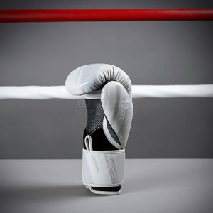 Guantes de boxeo de cuero personalizados con forro interior antiolor para entrenamiento y fitness diseño fácil de limpiar - Product Image 3