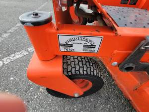 เครื่องตัดหญ้าแบบ Zero Turn รุ่น Kubota ZG123S ปี 2013 – ประสิทธิภาพการใช้งานในพื้นที่อยู่อาศัยที่เชื่อถือได้ พร้อมระบบควบคุมที่แม่นยำ - Product Image 4