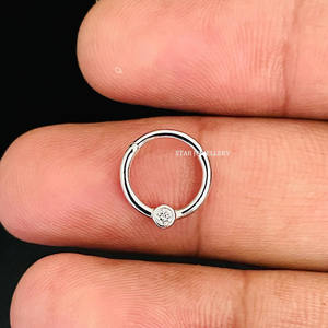 Lunette en or massif 14 carats avec diamants naturels Daith Piercing Fine Jewelry. - Product Image 3