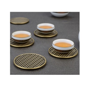 Ensemble de 6 sous-verres en acier inoxydable pur doré, faits à la main, avec un design antique, à un prix très avantageux - Product Image 6