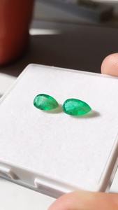 Hermoso par de esmeralda de calidad AAA corte de pera natural Origen de Zambia con bonito color verde para pulir cualquier joyería - Product Image 5