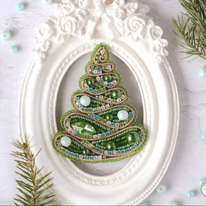 Broches con cuentas Broche de diseñador hecho a mano. Accesorios de alta calidad. Broche de diseño único. El mejor regalo para baby shower. - Product Image 1