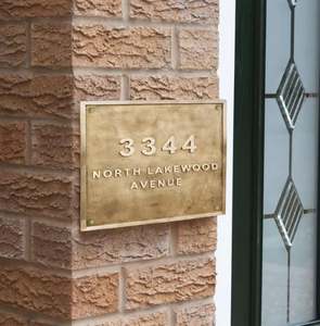 Plaque signalétique en laiton de vente chaude en laiton AK en gravure personnalisée finie polonaise pour décor de porte/décor à la maison - Product Image 2