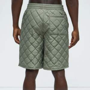 Hot Sale Custom Lightweight Quilted Streetwear Shorts Premium Quality New Style Solid Pattern Short Breathable Nonwoven Weaving - Product Image 5