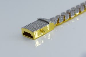 Pulsera de Eslabones Cubanos de Plata de Ley Unisex de Lujo, Microincrustaciones de Diamantes Moissanite Cultivados en Laboratorio, Chapado en Rodio, Moderna para Fiestas - Product Image 2