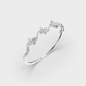 กำไลเพชรทรงหยดน้ำเพียร์คัทที่ได้รับการรับรองจาก IGI ประดับเพชรลายดอกไม้คลื่น บนตัวเรือนเงินแท้ 925 - Product Image 3