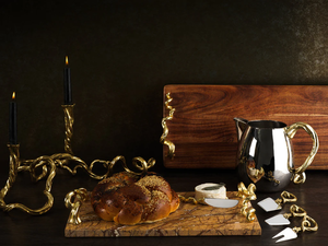 Plateau de service et plateau à charcuterie de style moderne en marbre et métal, durable et écologique pour une utilisation en cuisine et au restaurant - Product Image 2