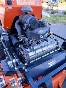 Cortadora de Césped Comercial Kubota SZ22-48 2024, Motor Kawasaki de 22 HP, Cortadora Hidrostática de Giro Cero de 48 Pulgadas en Venta - Product Image 5