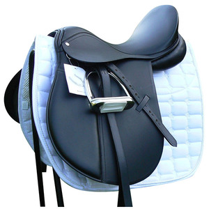 Selle anglaise pour cheval en cuir véritable à double rabat avec coutures très fines Produit équestre de qualité pour cavaliers - Product Image 6